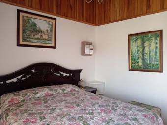 Se vende moderna casa con patio en Guachipelín de Escazú 25-1415 Se vende moderna casa con patio en Guachipelín de Escazú 25-1415