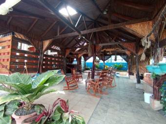 Se vende moderna casa con patio en Guachipelín de Escazú 25-1415 Se vende moderna casa con patio en Guachipelín de Escazú 25-1415