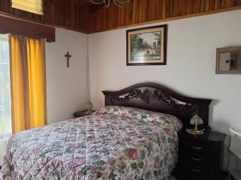 Se vende moderna casa con patio en Guachipelín de Escazú 25-1415 Se vende moderna casa con patio en Guachipelín de Escazú 25-1415