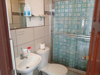 Se vende moderna casa con patio en Guachipelín de Escazú 25-1415 Se vende moderna casa con patio en Guachipelín de Escazú 25-1415