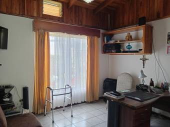 Se vende moderna casa con patio en Guachipelín de Escazú 25-1415 Se vende moderna casa con patio en Guachipelín de Escazú 25-1415