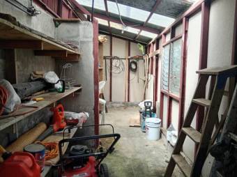 Se vende moderna casa con patio en Guachipelín de Escazú 25-1415 Se vende moderna casa con patio en Guachipelín de Escazú 25-1415