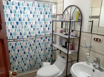 Se vende moderna casa con patio en Guachipelín de Escazú 25-1415 Se vende moderna casa con patio en Guachipelín de Escazú 25-1415