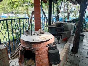 Se vende moderna casa con patio en Guachipelín de Escazú 25-1415 Se vende moderna casa con patio en Guachipelín de Escazú 25-1415