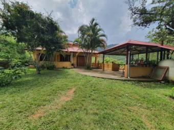 Se vende amplia propiedad con 10,400m2 de lote en Ciudad Colón 24-1029 Se vende amplia propiedad con 10,400m2 de lote en Ciudad Colón 24-1029