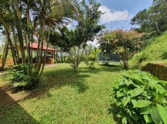 Se vende amplia propiedad con 10,400m2 de lote en Ciudad Colón 24-1029 Se vende amplia propiedad con 10,400m2 de lote en Ciudad Colón 24-1029