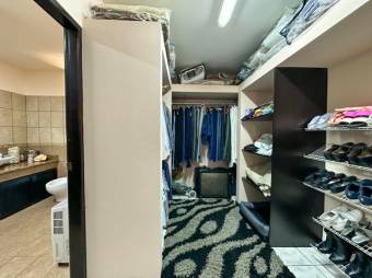 Se vende casa de lujo con amplio lote en Ángeles Heredia 23-2410 Se vende casa de lujo con amplio lote en Ángeles Heredia 23-2410