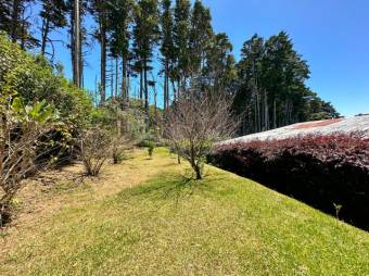 Se vende casa de lujo con amplio lote en Ángeles Heredia 23-2410 Se vende casa de lujo con amplio lote en Ángeles Heredia 23-2410