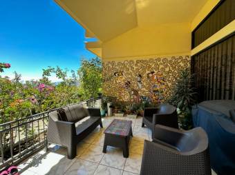 Se vende casa de lujo con amplio lote en Ángeles Heredia 23-2410 Se vende casa de lujo con amplio lote en Ángeles Heredia 23-2410