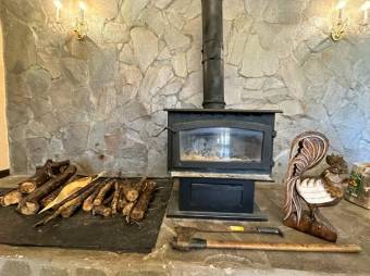 Se vende casa de lujo con amplio lote en Ángeles Heredia 23-2410 Se vende casa de lujo con amplio lote en Ángeles Heredia 23-2410