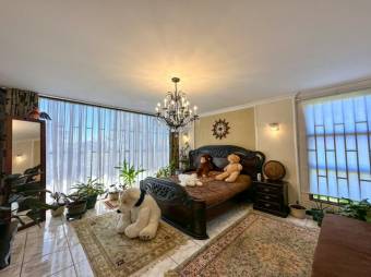 Se vende casa de lujo con amplio lote en Ángeles Heredia 23-2410 Se vende casa de lujo con amplio lote en Ángeles Heredia 23-2410