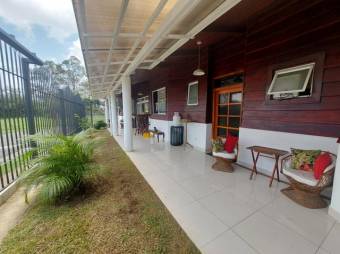 Se vende espaciosa casa con terraza en San Joaquín Heredia 24-1701 Se vende espaciosa casa con terraza en San Joaquín Heredia 24-1701