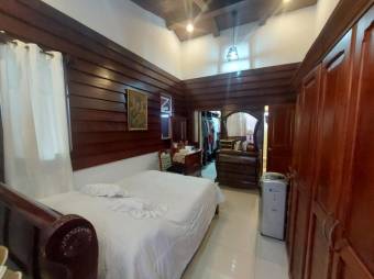 Se vende espaciosa casa con terraza en San Joaquín Heredia 24-1701 Se vende espaciosa casa con terraza en San Joaquín Heredia 24-1701