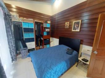 Se vende espaciosa casa con terraza en San Joaquín Heredia 24-1701 Se vende espaciosa casa con terraza en San Joaquín Heredia 24-1701