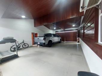 Se vende espaciosa casa con terraza en San Joaquín Heredia 24-1701 Se vende espaciosa casa con terraza en San Joaquín Heredia 24-1701