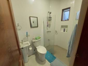 Se vende espaciosa casa con terraza en San Joaquín Heredia 24-1701 Se vende espaciosa casa con terraza en San Joaquín Heredia 24-1701