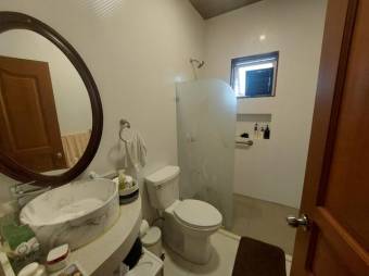 Se vende espaciosa casa con terraza en San Joaquín Heredia 24-1701 Se vende espaciosa casa con terraza en San Joaquín Heredia 24-1701