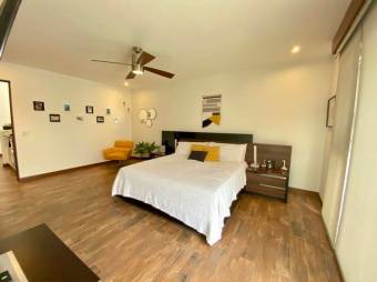 Se vende lujosa casa con patio en Guachipelín Escazú 25-1514 Se vende lujosa casa con patio en Guachipelín Escazú 25-1514