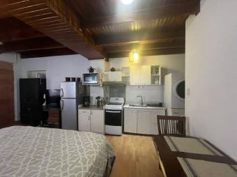 Se venden casa con 3 apartamentos en La Asunción de Heredia 25-1802 Se venden casa con 3 apartamentos en La Asunción de Heredia 25-1802