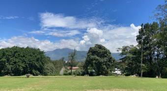 Se venden casa con 3 apartamentos en La Asunción de Heredia 25-1802 Se venden casa con 3 apartamentos en La Asunción de Heredia 25-1802