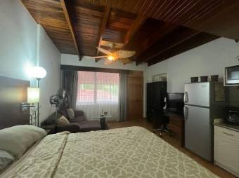 Se venden casa con 3 apartamentos en La Asunción de Heredia 25-1802 Se venden casa con 3 apartamentos en La Asunción de Heredia 25-1802