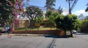 Se venden casa con 3 apartamentos en La Asunción de Heredia 25-1802 