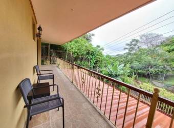 Se venden casa con 3 apartamentos en La Asunción de Heredia 25-1802 Se venden casa con 3 apartamentos en La Asunción de Heredia 25-1802