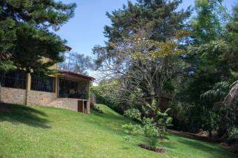 Se espaciosa casa con patio en San Pedro Montes de Oca 22-82 Se espaciosa casa con patio en San Pedro Montes de Oca 22-82