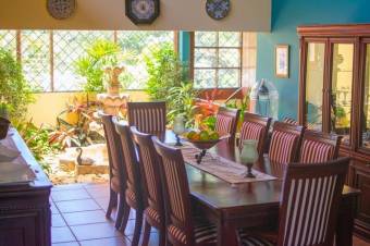 Se espaciosa casa con patio en San Pedro Montes de Oca 22-82 Se espaciosa casa con patio en San Pedro Montes de Oca 22-82