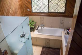 Se espaciosa casa con patio en San Pedro Montes de Oca 22-82 Se espaciosa casa con patio en San Pedro Montes de Oca 22-82