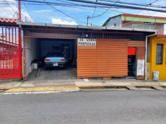 Se vende casa con apartamento en Alajuela Centro 23-427