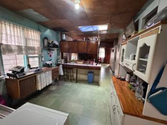 Se vende espaciosa casa con patio en San Antonio Heredia 25-1902 Se vende espaciosa casa con patio en San Antonio Heredia 25-1902