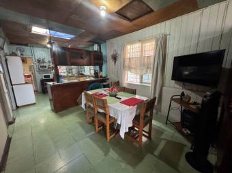 Se vende espaciosa casa con patio en San Antonio Heredia 25-1902 Se vende espaciosa casa con patio en San Antonio Heredia 25-1902