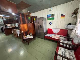 Se vende espaciosa casa con patio en San Antonio Heredia 25-1902 Se vende espaciosa casa con patio en San Antonio Heredia 25-1902