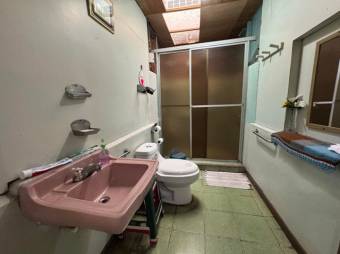 Se vende espaciosa casa con patio en San Antonio Heredia 25-1902 Se vende espaciosa casa con patio en San Antonio Heredia 25-1902