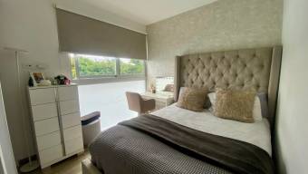 Se alquila espacioso apartamento en condominio CAIA Escazú 26-11