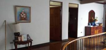 Se vende espaciosa casa con uso mixto en Alajuela Centro 25-624 Se vende espaciosa casa con uso mixto en Alajuela Centro 25-624