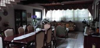 Se vende espaciosa casa con uso mixto en Alajuela Centro 25-624 Se vende espaciosa casa con uso mixto en Alajuela Centro 25-624
