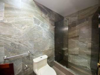 Se vende moderna casa con patio en Alajuela 25-988 Se vende moderna casa con patio en Alajuela 25-988