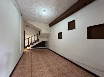 Se vende espaciosa casa con uso mixto en Alajuela Centro 25-1221 Se vende espaciosa casa con uso mixto en Alajuela Centro 25-1221