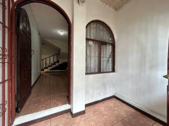 Se vende espaciosa casa con uso mixto en Alajuela Centro 25-1221 Se vende espaciosa casa con uso mixto en Alajuela Centro 25-1221