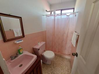 Se vende espaciosa casa con uso mixto en Alajuela Centro 25-1989 Se vende espaciosa casa con uso mixto en Alajuela Centro 25-1989