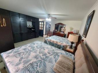 Se vende espaciosa casa con uso mixto en Alajuela Centro 25-1989 Se vende espaciosa casa con uso mixto en Alajuela Centro 25-1989