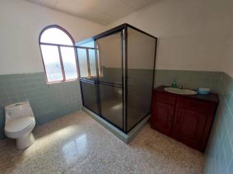 Se vende espaciosa casa con uso mixto en Alajuela Centro 25-1989 Se vende espaciosa casa con uso mixto en Alajuela Centro 25-1989