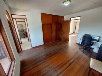 Se vende espaciosa casa con uso mixto en Alajuela Centro 25-1989 Se vende espaciosa casa con uso mixto en Alajuela Centro 25-1989