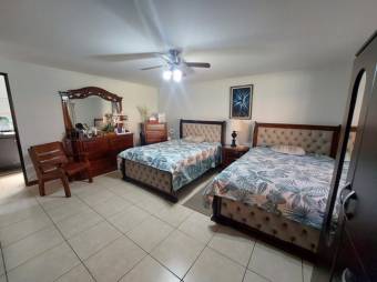 Se vende espaciosa casa con uso mixto en Alajuela Centro 25-1989 Se vende espaciosa casa con uso mixto en Alajuela Centro 25-1989