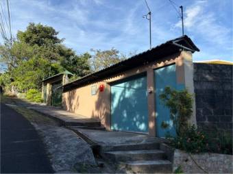 Se vende espaciosa casa con patio en Carrizal de Alajuela 25-1465 Se vende espaciosa casa con patio en Carrizal de Alajuela 25-1465