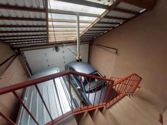 Se vende espaciosa casa con patio en Carrizal Alajuela 25-7 Se vende espaciosa casa con patio en Carrizal Alajuela 25-7