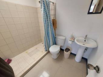 Se vende espaciosa casa con patio en Carrizal Alajuela 25-7 Se vende espaciosa casa con patio en Carrizal Alajuela 25-7