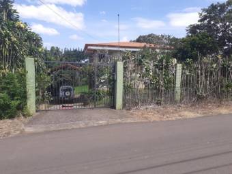 Se vende casa con lote de 930m2 en Desamparados Alajuela 25-189